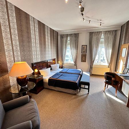 Zu Den Linden - Radebeul Pension Mit Restaurant Eksteriør billede