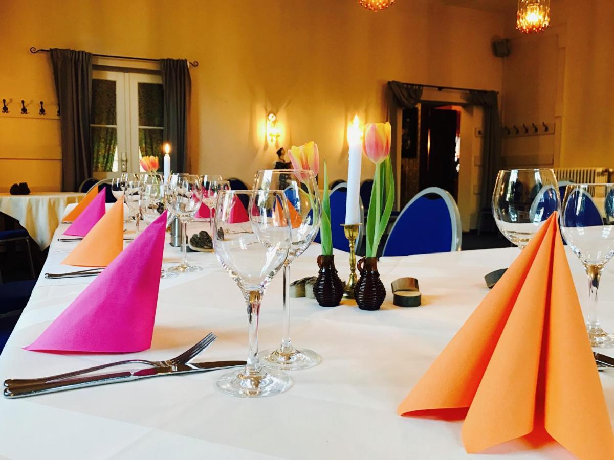 Zu Den Linden - Radebeul Pension Mit Restaurant Eksteriør billede