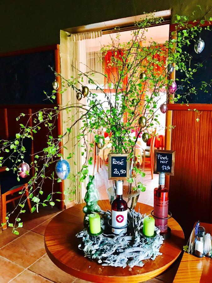 Zu Den Linden - Radebeul Pension Mit Restaurant Eksteriør billede