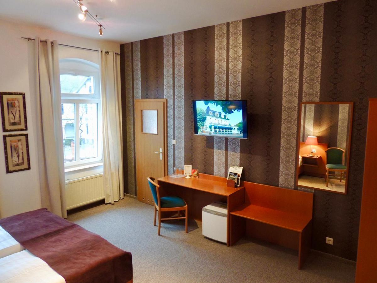 Zu Den Linden - Radebeul Pension Mit Restaurant Eksteriør billede