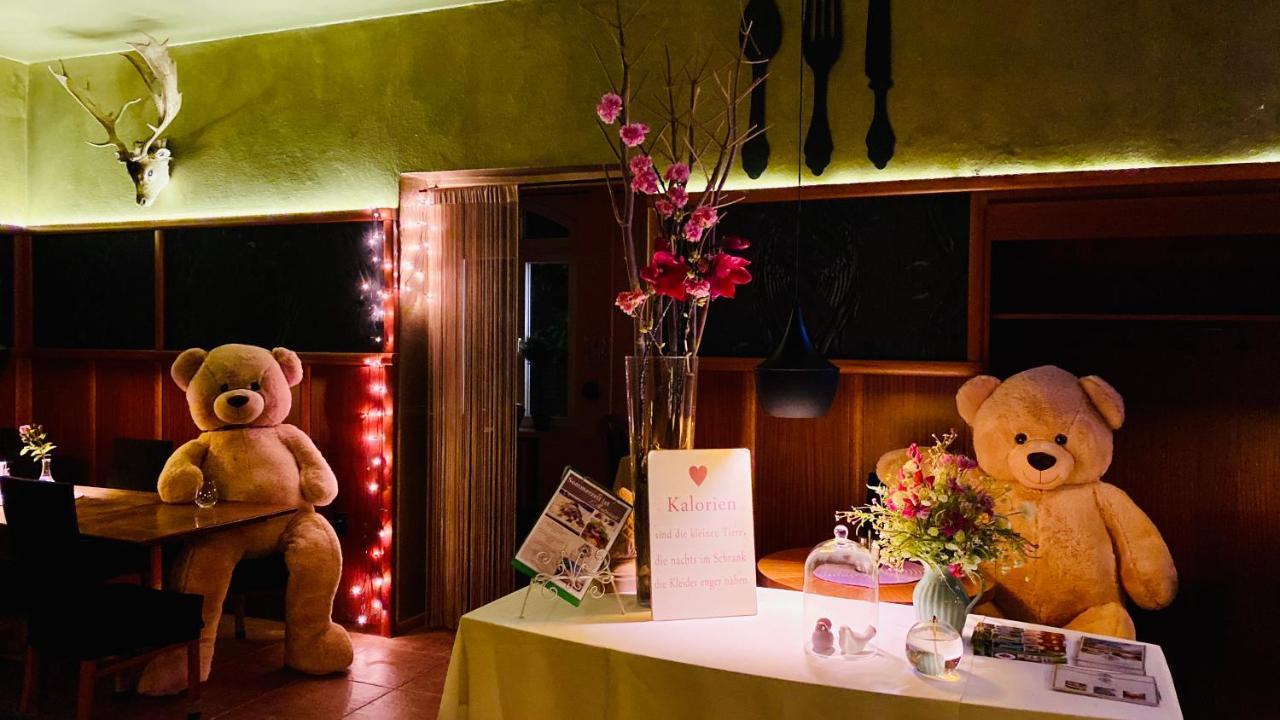 Zu Den Linden - Radebeul Pension Mit Restaurant Eksteriør billede