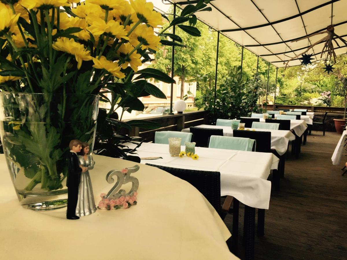 Zu Den Linden - Radebeul Pension Mit Restaurant Eksteriør billede