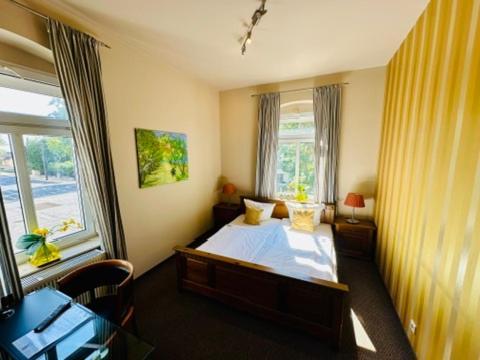 Zu Den Linden - Radebeul Pension Mit Restaurant Eksteriør billede